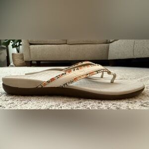 Vionic Slip On Sandal Sz 10